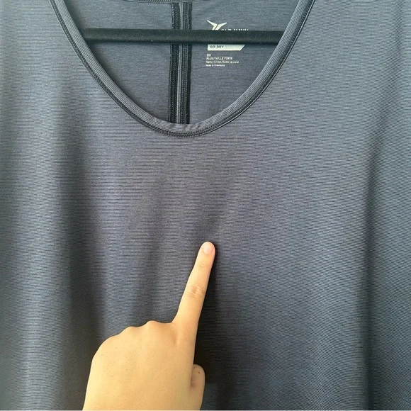 Old Navy Active Go-Dry Athletic Scoop neck Tshirt - Picture 7 of 8